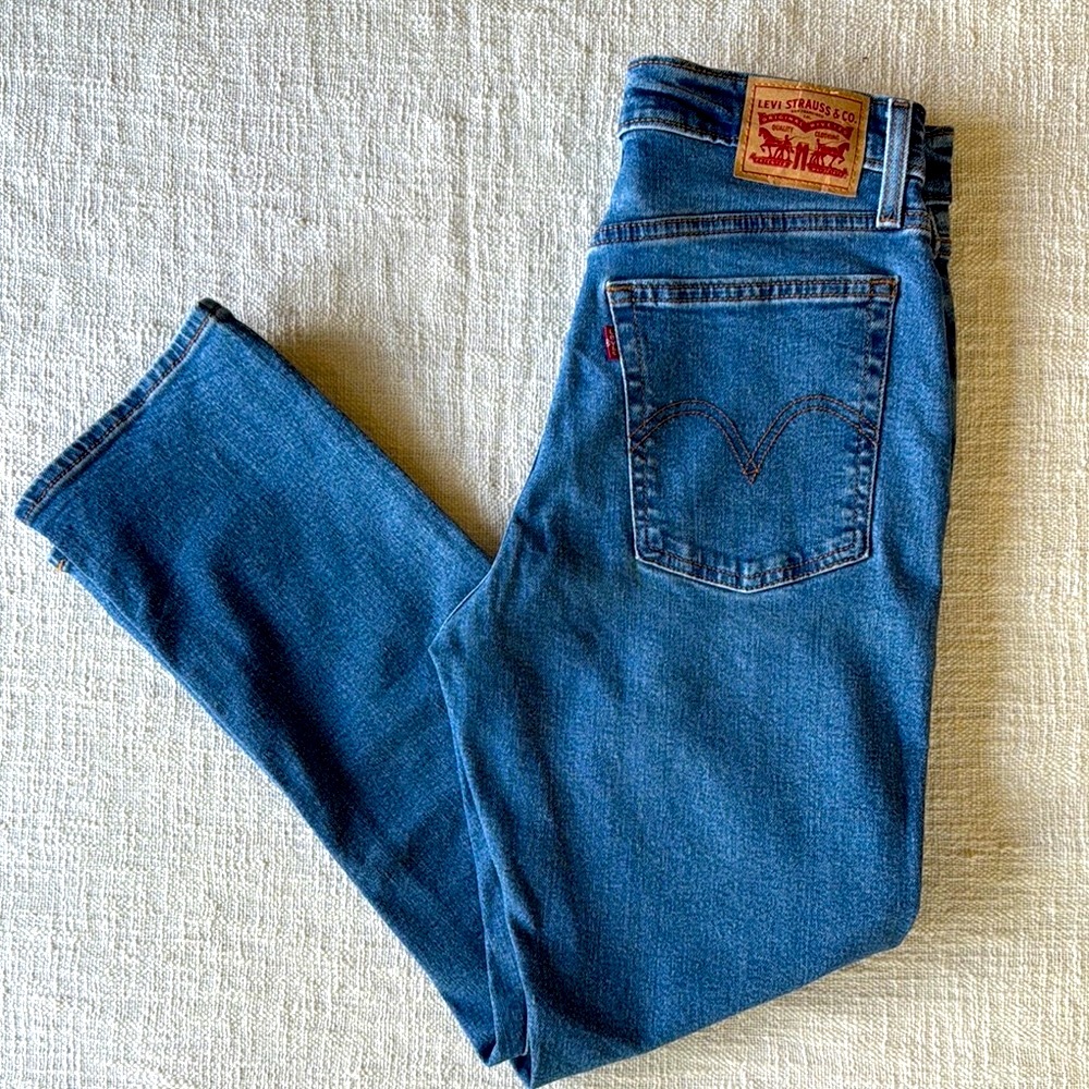 Levi's Wedgie Straight Light Wash Denim Jeans